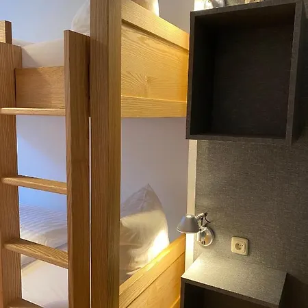 Double B Хостел *