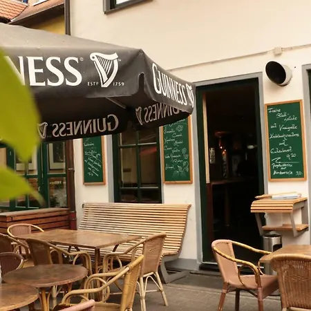 Double B Хостел *